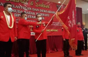 PBB Berkibar di Blitar, Walikota Blitar Minta Bumikan Semangat Bung Karno Serah terima panji kebesaran oleh Ketua DPD PBB Jawa Timur