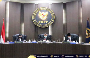 DKPP Pecat Febriadinata dari Jabatan Ketua Bawaslu Bintan Ketua Bawaslu Bintan dipecat.dari jabatannya.