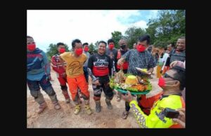 Ketua DPRD Batam Potong Tumpeng Pengukuhan RCN Masuk TAC Batam Ketua DPRD Batam