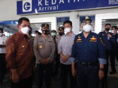 Kapolda Kepri Dampingi Menhub Tinjau Arus Penumpang Luar Negeri di Batam Menhub RI