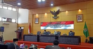 Rapat Paripurna, Wakil Walikota Targetkan Tahun Depan Kota Blitar Kembali Sabet WTP Rapat Paripurna DPRD Kota Blitar