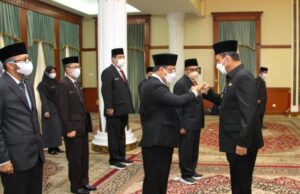 Lamidi, Mantan Sekda Bintan Resmi Jadi Plh Sekda Kepri Lamidi Plh Sekda Kepri