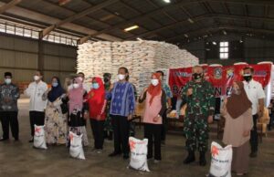 Pemprov Kepri Salurkan Bantuan Beras PPKM kepada 81.071 Keluarga Bantuan Pemprov Kepri
