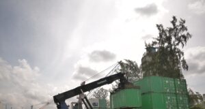 Bisnis Bongkar Muat Pelabuhan Batam Naik 18 Persen Bongkar Muat Pelabuhan Batam