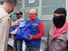 Bantu Warga Terdampak Pandemi, Polres Blitar Bagikan Sembako Kapolres Blitar, AKBP Leonard M Sinambela