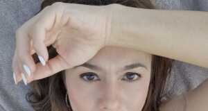 Hot Mom Wulan Guritno Foto di Kolam, Netizen: Imun Auto Melonjak Hot Mom Wulan Guritno