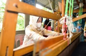 Rumah Tenun Ngenang Adakan Pelatihan, Anak Muda Diajak Terlibat Rumah Tenun Ngenang