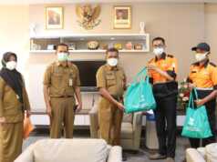 Pemko Batam Terima 100 Paket Sembako dari Baznas Kepri Sembako dari Baznas Kepri