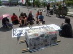 Ekonomi Merosot, Bansos Salah Sasaran, Puluhan Pemuda Blitar Demo Program Pemerintah Blitar Kurang Maksimal