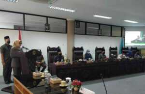 DPRD Gelar Rapat Paripurna, Begini Penjelasan Bupati Blitar Terkait KUA PPAS 2022 rapat paripurna DPRD Kabupaten Blitar