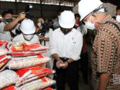 Menko PMK ke Kepri, Pesannya Jangan Sampai Beras Bansos Tak Layak Konsumsi Beras Bansos Tak Layak Konsumsi