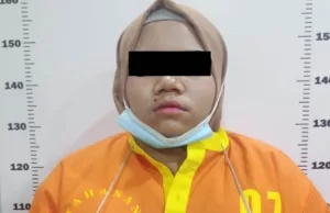 Bawa Narkoba Jenis Putaw, Wanita Berhijab Ditangkap Polisi Wanita Berhijab Ditangkap Polisi Bawa Sabu