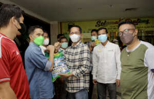 Pemko Batam Berikan Sembako untuk Pelaku Seni dan Ekraf