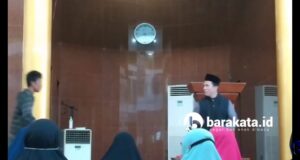 Detik-detik Ustaz Abu Syahid Chaniago Diserang oleh Seorang Pria di Masjid Baitussyakur Batam Masjid Baitussyakur Batam