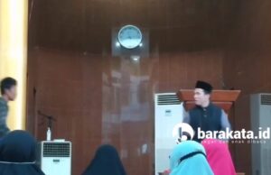 Detik-detik Ustaz Abu Syahid Chaniago Diserang oleh Seorang Pria di Masjid Baitussyakur Batam Masjid Baitussyakur Batam