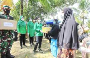 Erlin Jimmy Temui Pengrajin Tenun Pulau Ngenang, Janji Bantu Promosi Pengrajin Tenun Pulau Ngenang