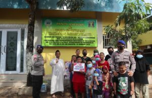 Bagi Sembako di Panti Asuhan Ridho Ilahi, Begini Pesan Kasat Polairud Polresta Barelang Sat Polairud Polresta Barelang