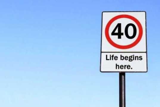 Bunda, Jangan Cemas Ketika Masuk Usia 40 Tahun, Pahami Perubahan Tubuh dan Mental Supaya Tetap Bahagia masuk usia 40 tahun