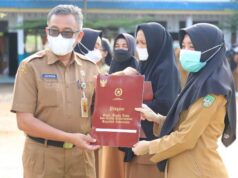 164 Guru Batam Terima Satya Lencana Karya Satya Guru Batam