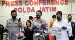 Polda Jatim Grebek Kantor Pinjol Ilegal di Surabaya dan Sidoarjo barang bukti yang disita dari kantor Pinjol Surabaya dan Sidoarjo