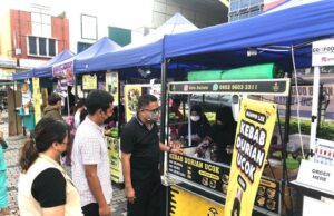 Menikmati Sensasi Makan Dihibur Pesulap di Akhir Pekan Sensasi Makan Akhir Pekan