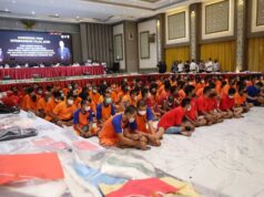 2 Bulan, Polda Jatim dan Polres Jajaran Berhasil Ringkus 262 Tersangka Dalam Kasus 3C Tersangka 3C diamankan di Mapolda Jatim