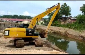 Antisipasi Banjir, Alat Berat Diturunkan di Sekupang Antisipasi Banjir di Sekupang