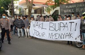 AMTI Gelar Aksi Unjuk Rasa, Pertanyakan Program 100 Hari Kerja Wakil Bupati Tulungagung Aliansi Mahasiswa Tulungagung Indonesia