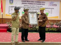 Gubernur Kepri Ansar Ahmad Terima Anugerah Sahabat Pers Indonesia dari SMSI Gubernur Kepri