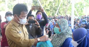 Baznas Berbagi dengan Satpol PP dan Petugas DLH, Ini Jumlahnya Baznas Berbagi