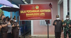 Bupati Karimun Resmikan Sungai Lakam Timur Jadi Kampung Restorative Justice Bupati Karimun