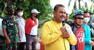 Bupati Karimun Ajak Warga Tekan Penyebaran DBD dengan Gerakan 3M dan Abatisasi Bupati Karimun Ajak Warga Tekan Penyebaran DBD