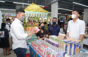 Polda Kepri Sidak Pasar Jelang Lebaran, Temukan Barang Kedaluwarsa Polda Kepri Sidak Pasar