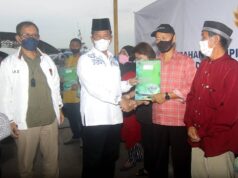 Warga Belakang Padang Terima Sertifikat Tanah, Begini Pesan Rudi