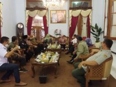 Petani di Kabupaten Blitar Sukses Gagas Biosaka, Kementan Langsung Melawatnya rombongan Kementan disambut bupati Blitar di pendopo Ronggo Hadi Negoro