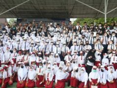 Wali Kota Batam Berikan Penghargaan untuk Guru Wali Kota Batam