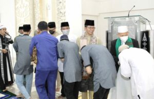 Warga Batam Antusias Salat Idul Fitri di Masjid Sultan Mahmud Riayatsyah Masjid Sultan Mahmud Riayatsyah