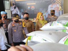 Jual Pupuk Bersubsidi Melebihi HET, Pedagang Trenggalek Digelandang Polisi Pupuk subsidi yang disita dari penjual yang menjualnya di atas HET