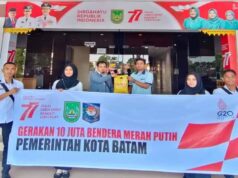 HUT RI ke-77, Pemko Batam Bagikan 10 Juta Bendera Merah Putih Gerakan Pembagian 10 Juta Bendera Merah Putih di Batam