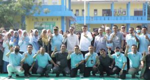 Para Guru SMKN 3 Batam Luncurkan Buku, Amsakar Bangga dan Sebut Karya Adalah Penanda Zaman Para Guru SMKN 3 Batam Luncurkan Buku