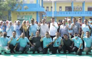 Para Guru SMKN 3 Batam Luncurkan Buku, Amsakar Bangga dan Sebut Karya Adalah Penanda Zaman Para Guru SMKN 3 Batam Luncurkan Buku