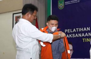 Rudi Buka Pelatihan Berdasarkan Unit Kompetensi yang Digelar Disnaker Rudi Buka Pelatihan Berdasarkan Unit Kompetensi yang Digelar Disnaker