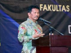Rudi Paparkan 4 Proyek Besar Pembangunan Batam di Senat Terbuka Ibnu Sina Rudi Paparkan Pembangunan Batam pada wisudawan Ibnu Sina