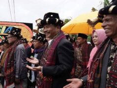 Rudi Resmi Ditabalkan Marga Harahap, Marli Mendapatkan Marga Boru Nasution Rudi dan Marlin Ditabalkan Marga Batak