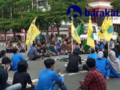Aliansi Mahasiswa Islam Blitar Demo Tolak Kenaikan BBM, Wabup Blitar Janjikan Bantalan Bansos 5,7 M Aliansi Mahasiswa Islam Blitar Demo Tolak Kenaikan BBM
