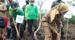 Bupati Blitar Hadiri Penanaman 10 Ribu Pohon Mangrove, Ini Bentuk Komitmen dan Dukungan Pariwisata Bupati Blitar Hadiri Penanaman 10 Ribu Pohon Mangrove