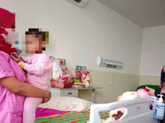 Menteri Sosial Tri Rismaharini Jenguk Balita Korban Penganiayaan di Blitar Menteri Sosial Tri Rismaharini Jenguk Balita Korban Penganiayaan di Blitar