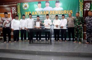 Lantik Pengurus DMI Karimun, Rudi Berpesan Jadikan Masjid Tak Hanya Tempat Ibadah Namun Juga Pusat Keilmuan dan Kegiatan Sosial Pelantikan Pengurus DMI Karimun