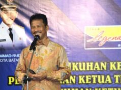 Pengukuhan RW IV Baloi Permai, Wali Kota Batam Ajak Ikhlas Menjalani Amanah Pengukuhan RW Baloi Permai Batam oleh Wali Kota Batam