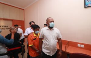 Polisi Tangkap Pelangsir Solar Subsidi Polisi tangkap pelangsir solar.